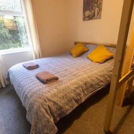 Beautiful Riverside Home, Hebden Bridge, Woodland Views, Sleeps 2 - 9 Екстериор снимка