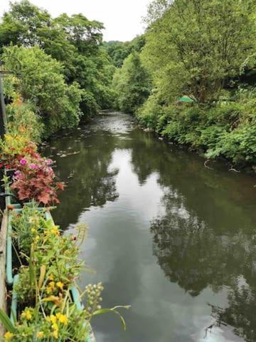 Beautiful Riverside Home, Hebden Bridge, Woodland Views, Sleeps 2 - 9 Екстериор снимка