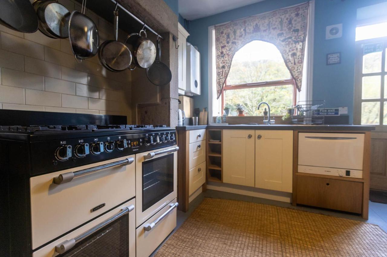 Beautiful Riverside Home, Hebden Bridge, Woodland Views, Sleeps 2 - 9 Екстериор снимка