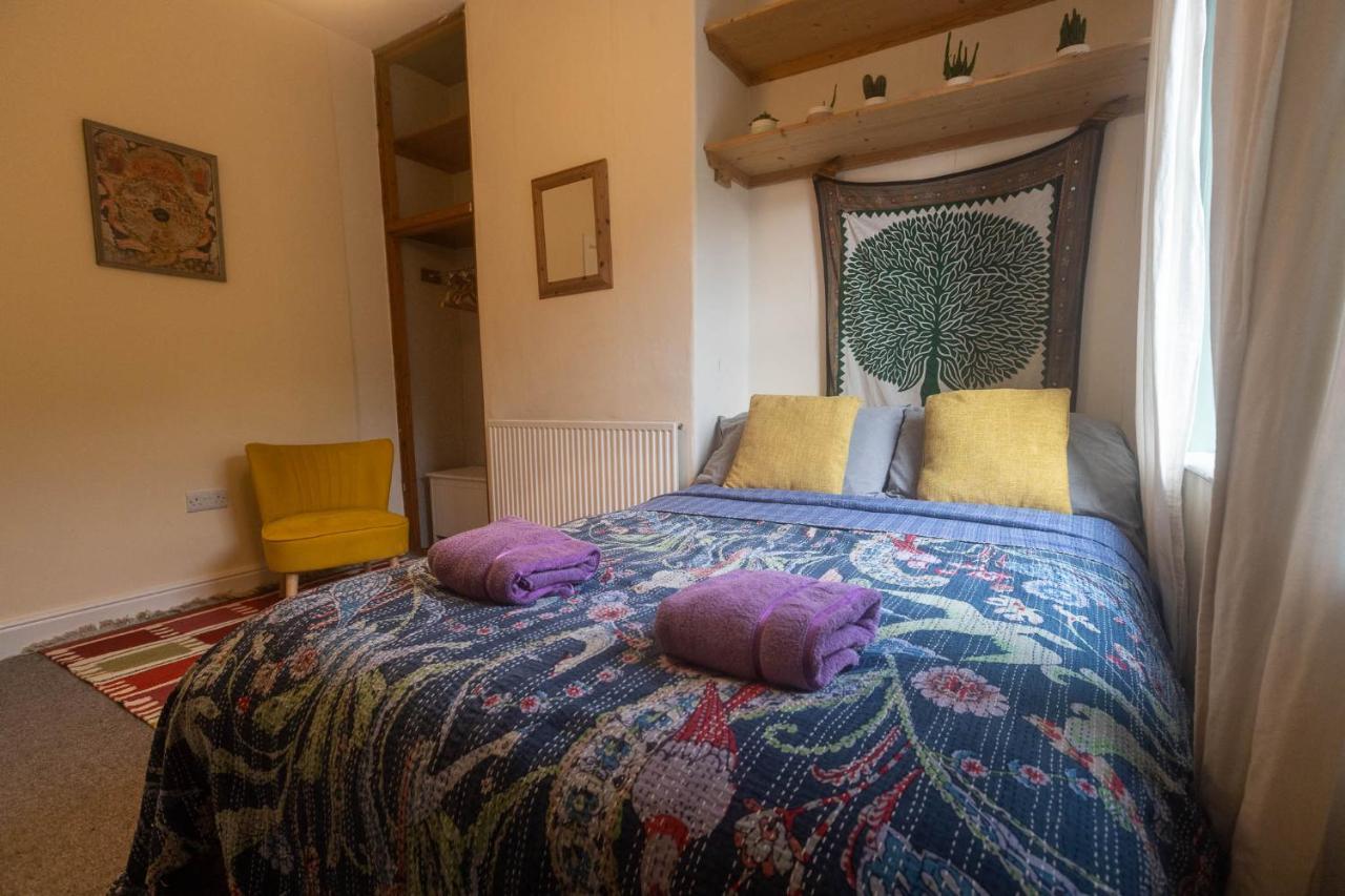 Beautiful Riverside Home, Hebden Bridge, Woodland Views, Sleeps 2 - 9 Екстериор снимка