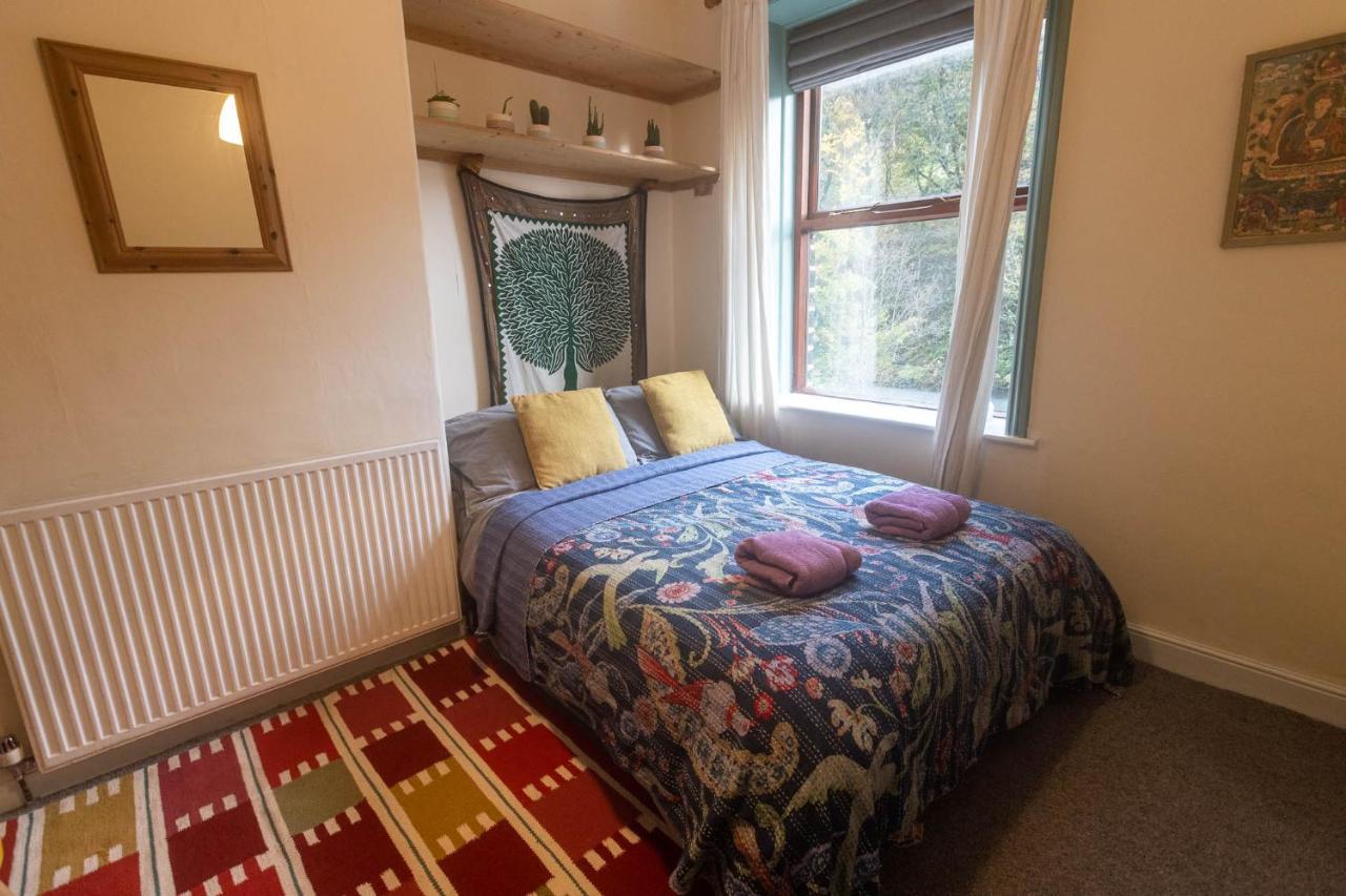 Beautiful Riverside Home, Hebden Bridge, Woodland Views, Sleeps 2 - 9 Екстериор снимка