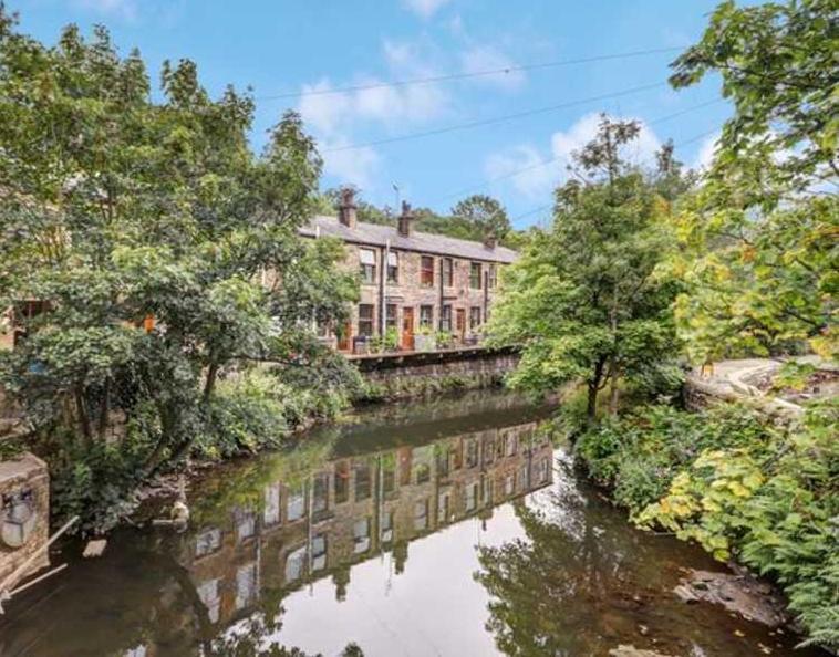 Beautiful Riverside Home, Hebden Bridge, Woodland Views, Sleeps 2 - 9 Екстериор снимка