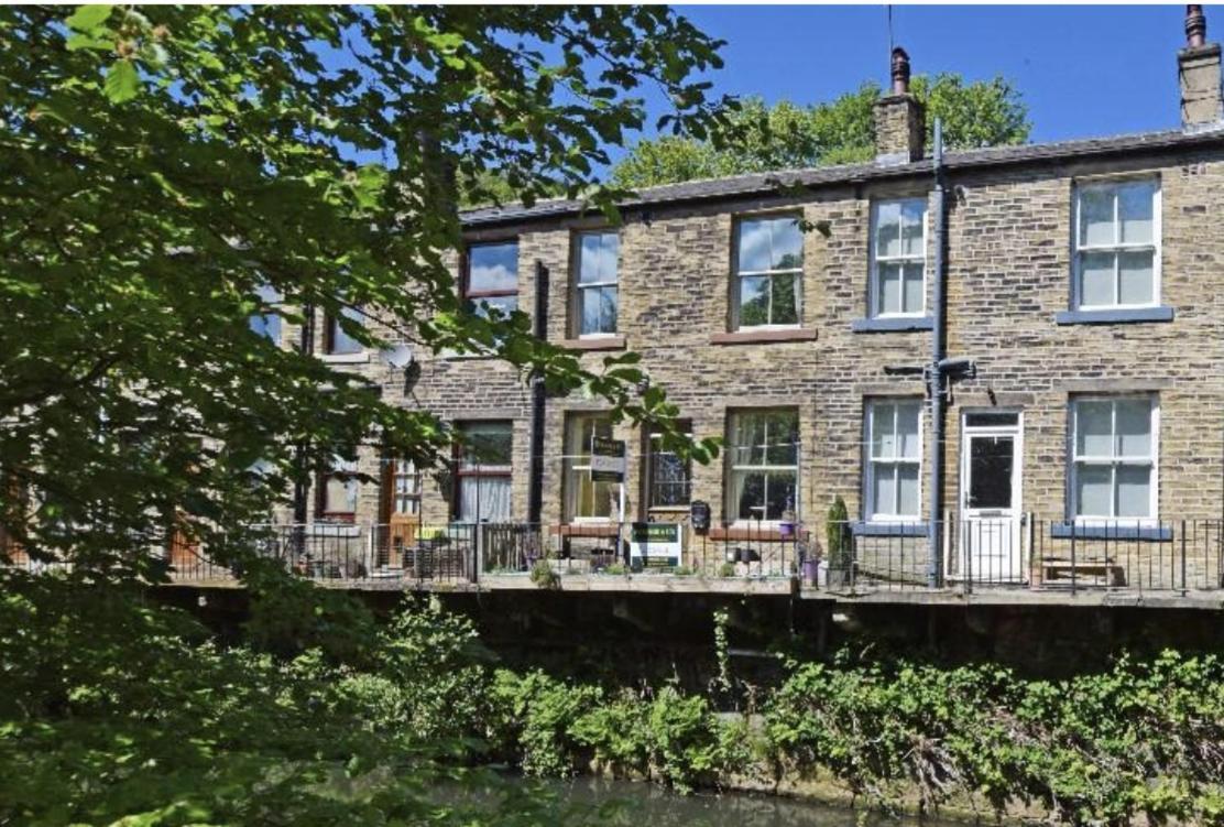 Beautiful Riverside Home, Hebden Bridge, Woodland Views, Sleeps 2 - 9 Екстериор снимка