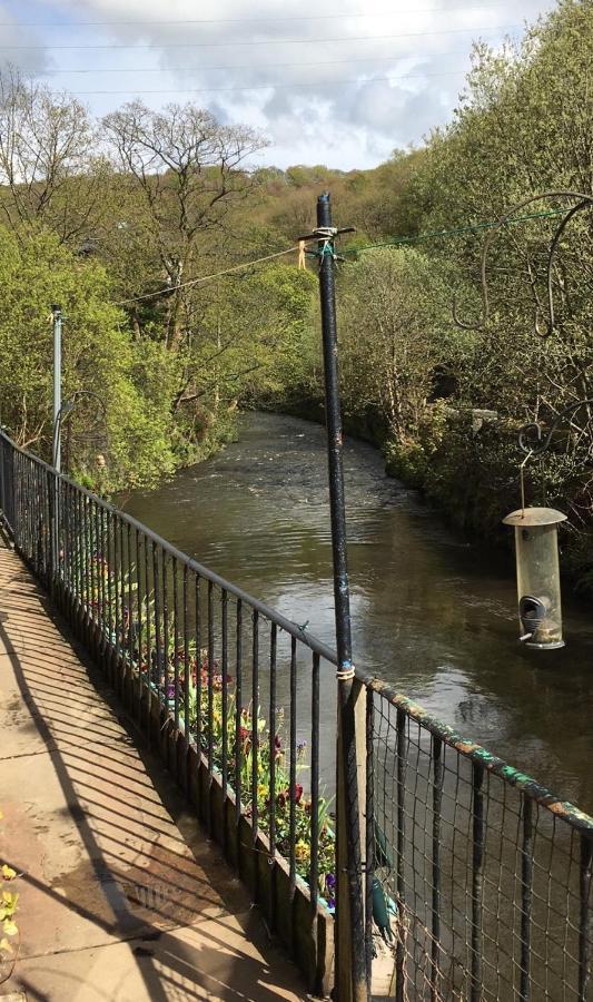 Beautiful Riverside Home, Hebden Bridge, Woodland Views, Sleeps 2 - 9 Екстериор снимка
